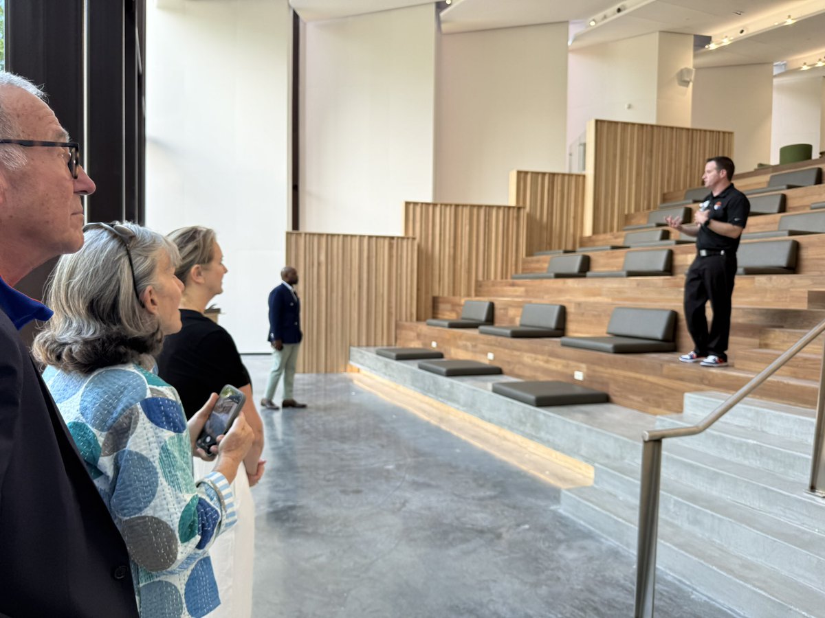 Best Design College in 🇺🇸 tweet media