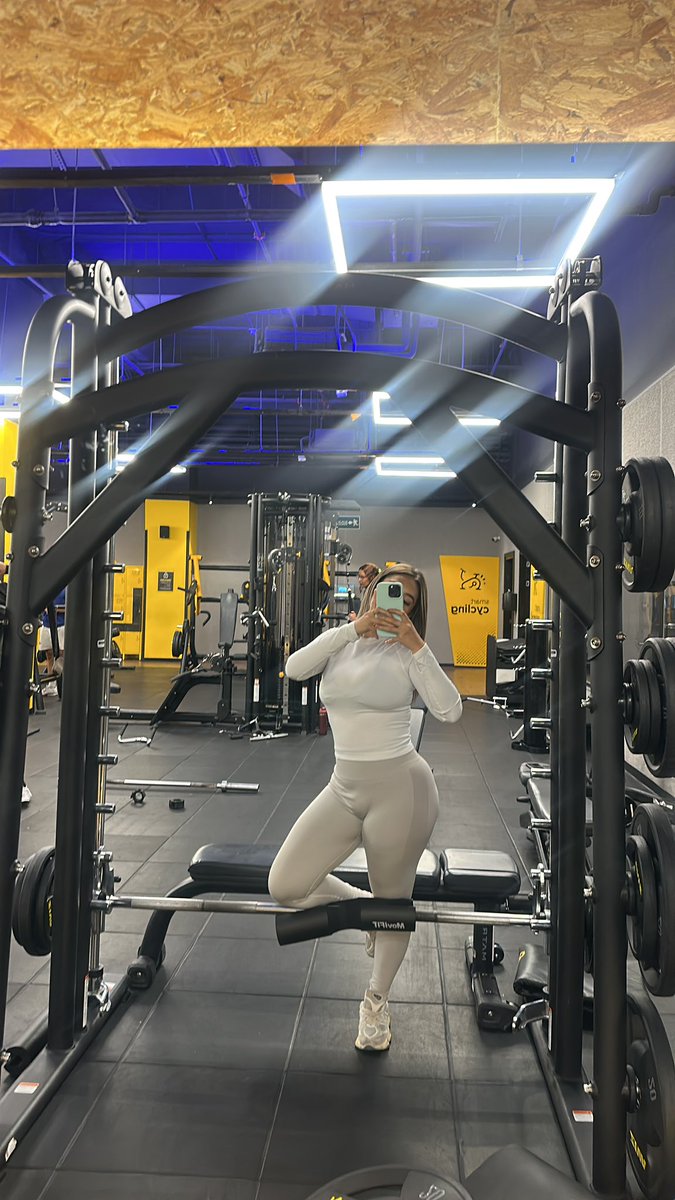 Stephanie tweet media