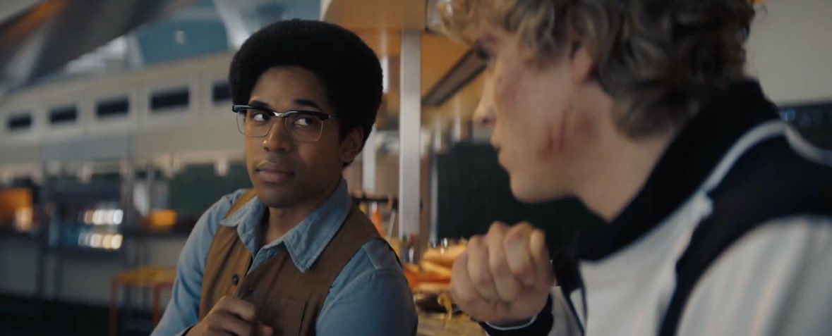 everything is about sarah 𓏲ּ𝄢 tweet media