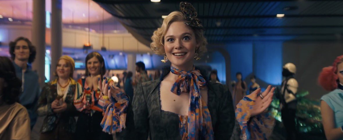 everything is about sarah 𓏲ּ𝄢 tweet media