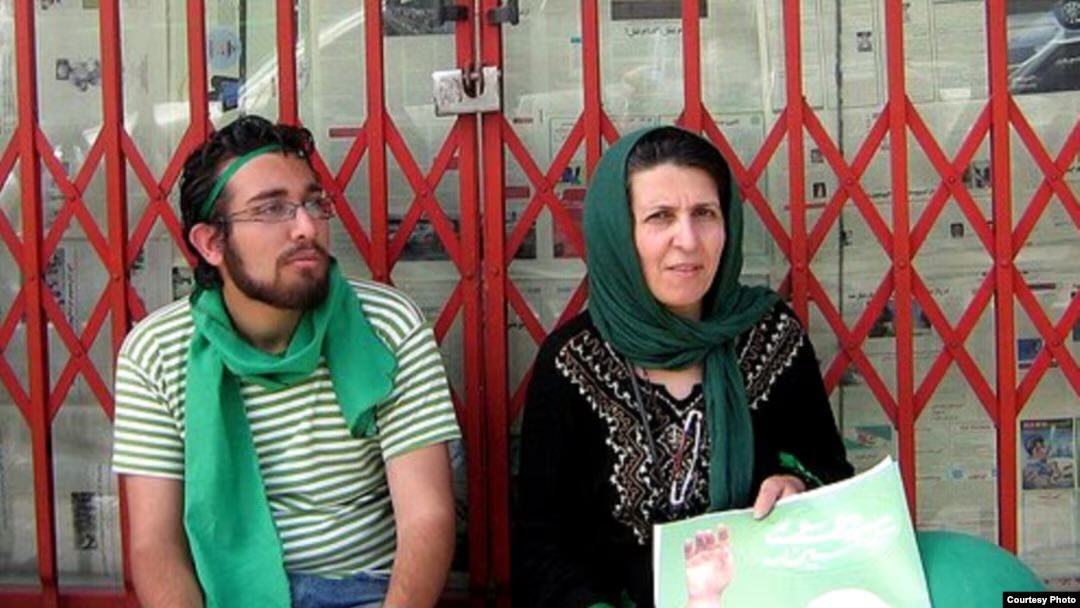 Atieh (عطیه بختیار) tweet media