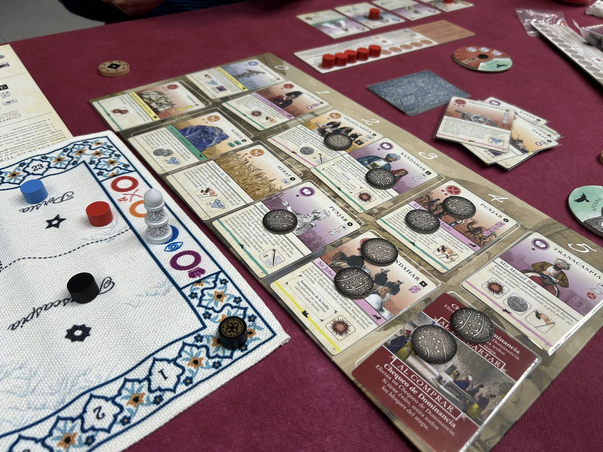 TaiKuken's tweet image. Continuamos con un #PaxPir de @2TomatoesGms en las @asturludicas .

#bgg #asturludicas #ocio #candas