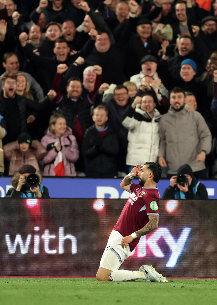 Premier League tweet media