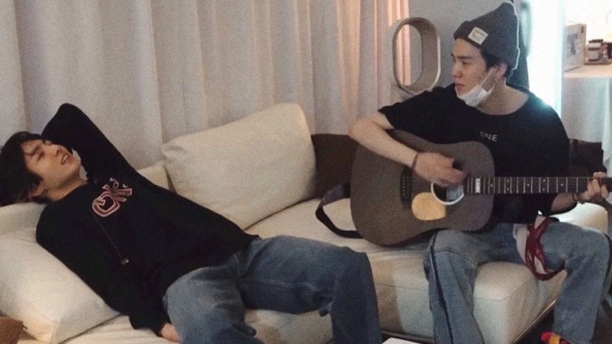 yooniskoo's tweet photo. “now i’m sad when i don’t hear your guitar in the green room” https://t.co/vJGMRZ9m6v