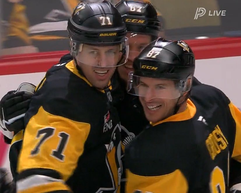 enea 🏒⚽ tweet media