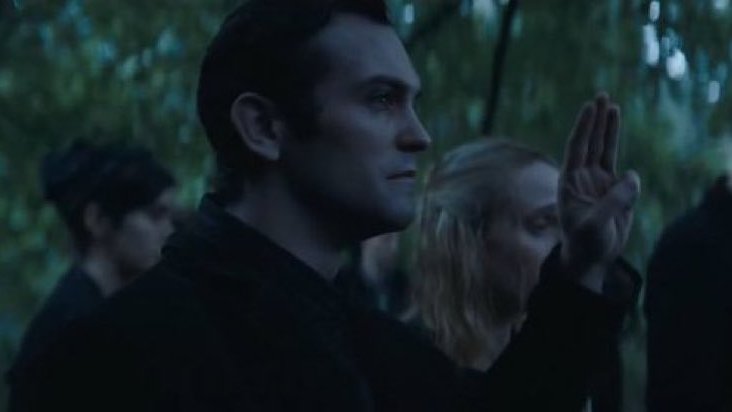 no because they were showing the characters in the original trilogy and in sotr so when they showed katniss i genuinely felt my heart skip a beat i really thought they'd show her in the epilogue ... only to show her parents which was crazy as well