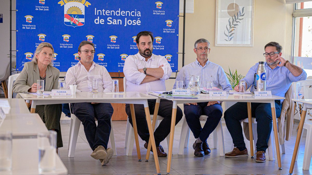 cintendentesuy's tweet photo. La Comisión Interdepartamental de Personas Mayores #CIPEM sesionó en San José en el Mes de los Cuidados.
Se abordaron avances en protocolo de encuentros, Tarjeta Dorada y se recibió a la Dra. Susana Muñiz, para intercambiar sobre políticas de cuidados. https://t.co/gI5cvJQZsZ