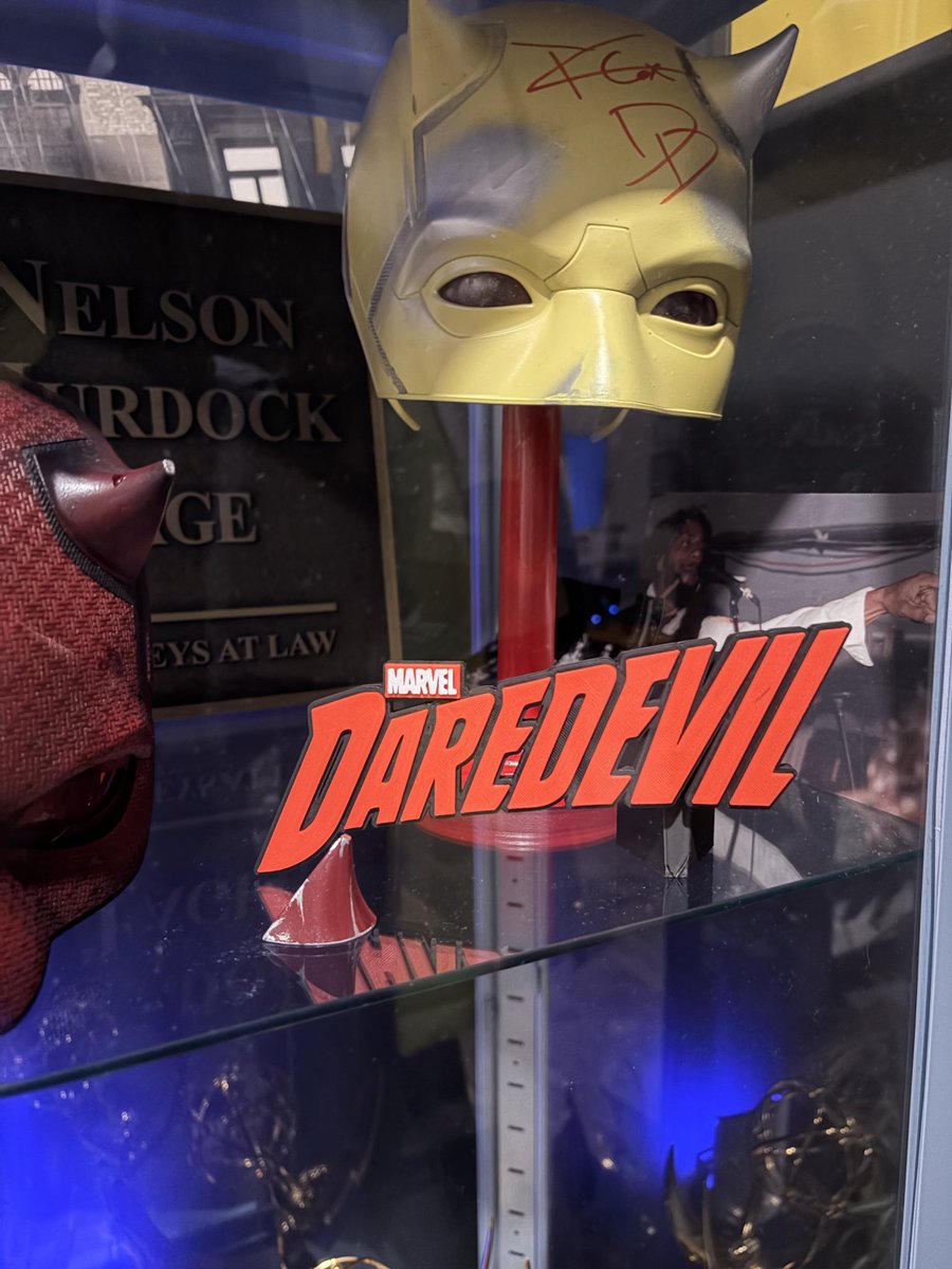 marvel_scoops's tweet photo. got my hands on this Daredevil sign to put in my display case! Digging the way it looks!!! #daredevil #daredevilbornagain https://t.co/aUplyijBvm