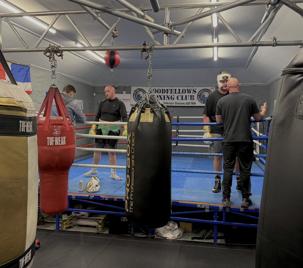 crueljohno's tweet image. Couple of big boys exchanging bombs- what else you going to do on a Friday night…  #Heavyweight #Sparring #Boxing 

📍Goodfellows Boxing Gym, Tollcross