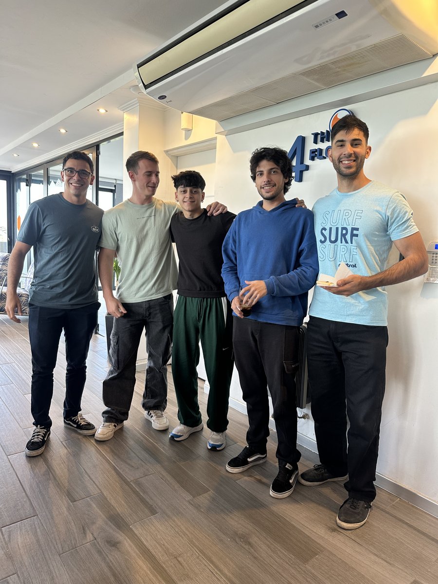 serfe's tweet photo. Friday? Yes. Pizza? Definitely!🍕💪

At Serfe, we love taking a break to celebrate the goals we've achieved. These moments of relaxation are what strengthen our bonds and make working together about much more than just hitting targets.

Here’s to many more moments like this!✨✨ https://t.co/qS6ZUIJkLb