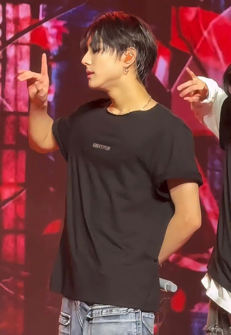 rue ࿐♡˚. tweet media