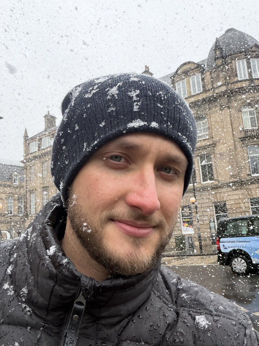 eusounardo's tweet image. A primeira chuva de neve a gente nunca esquece 🤩🥶
#edimburgo #edinburgh