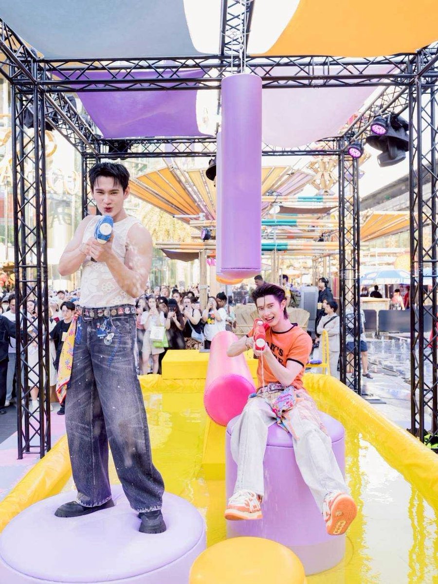 PoohpavelGlobal's tweet photo. 100% mischief 🧡🔫💦

POOHPAVEL SUMMER AT SIAM PARAGON

#SiamParagonSummerBeats2026xPoohPavel #SiamParagonxPoohPavel https://t.co/JzExi6aqEC