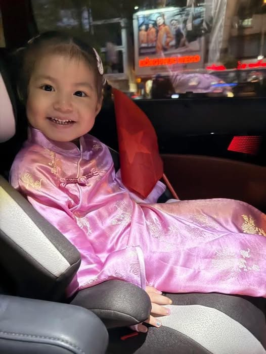 A H M A D tweet media