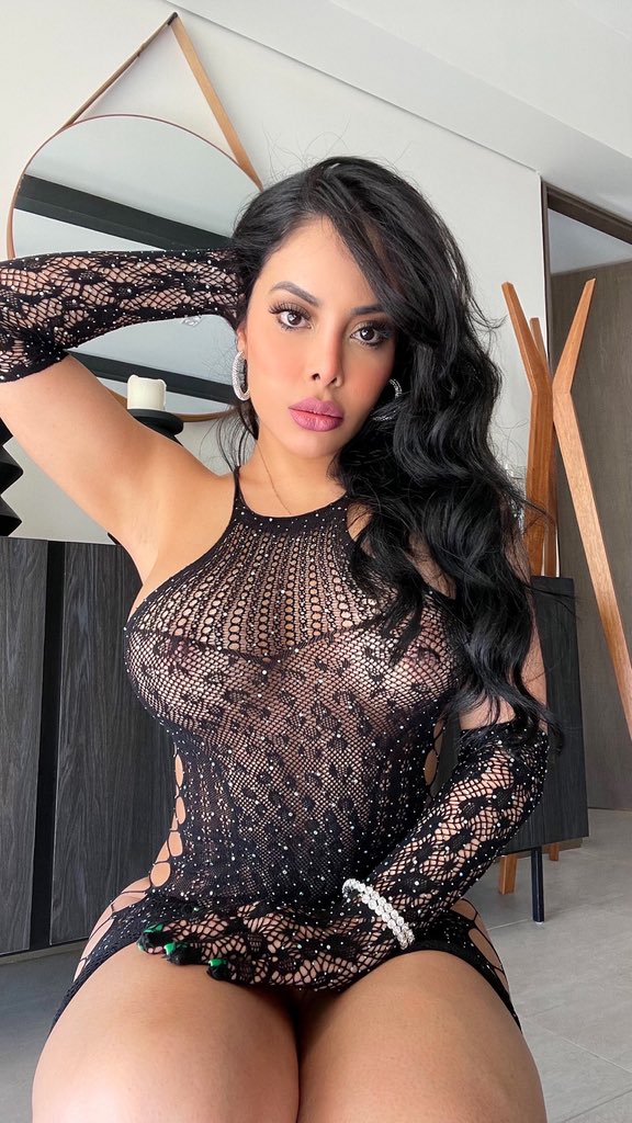 Daniela vega tweet media