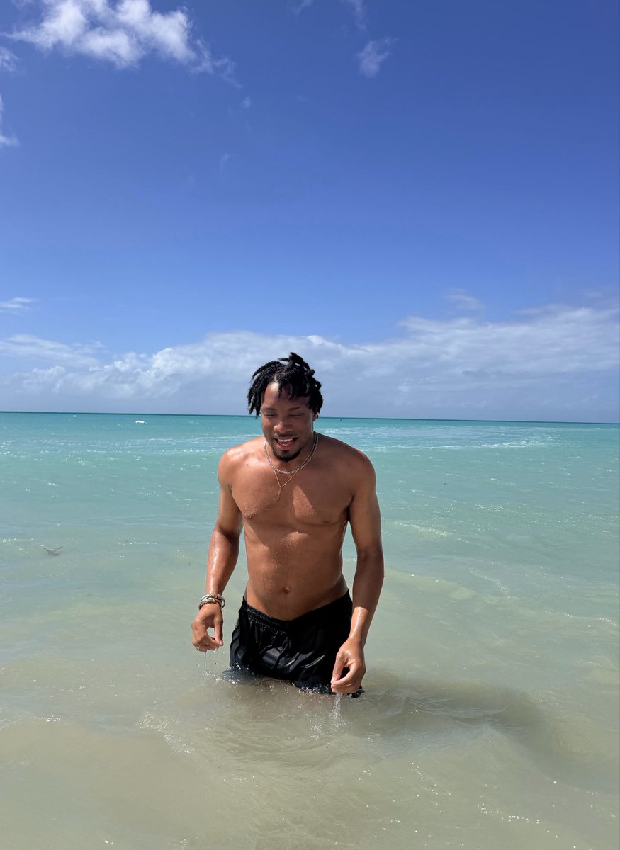 HyperKairo's tweet photo. Island boi. https://t.co/FezdhOYi7E