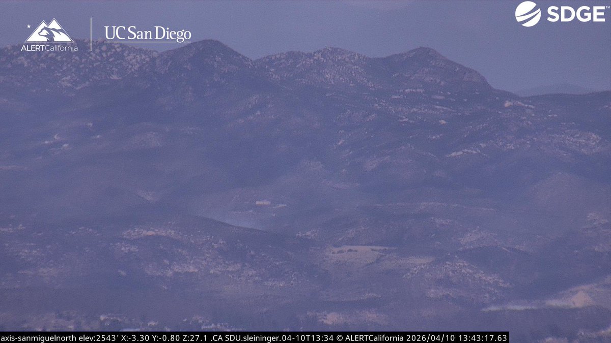 DanielFireTruck's tweet photo. #FosterFire Air Attack 330 is overhead, the Fire is 1 acre, Moderate ROS, Potential for Initial Attack, with no immediate structure threat. https://t.co/lBr8UWmHtR