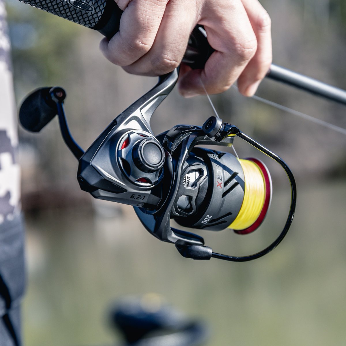 Spinning Innovation at its finest in an affordable package‼️ The Speed Spin CRX offers exceptional innovation of Spinning Reel Technology for bettering your time on the water.

No matter the species you target, from Trophy Bass to Walleye, the Speed Spin CRX is a reel you need🙌