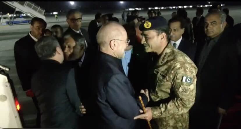 FrontlineBriefs's tweet photo. The arrival of the Iranian delegation in Islamabad. 

Cheif received the delegation along with Ishaq Dar and Mohsin Naqvi.

#امن_کا_سفیر_پاکستان #IranWar‌ https://t.co/1yNhJo1pke