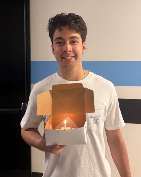 x - noen tweet media