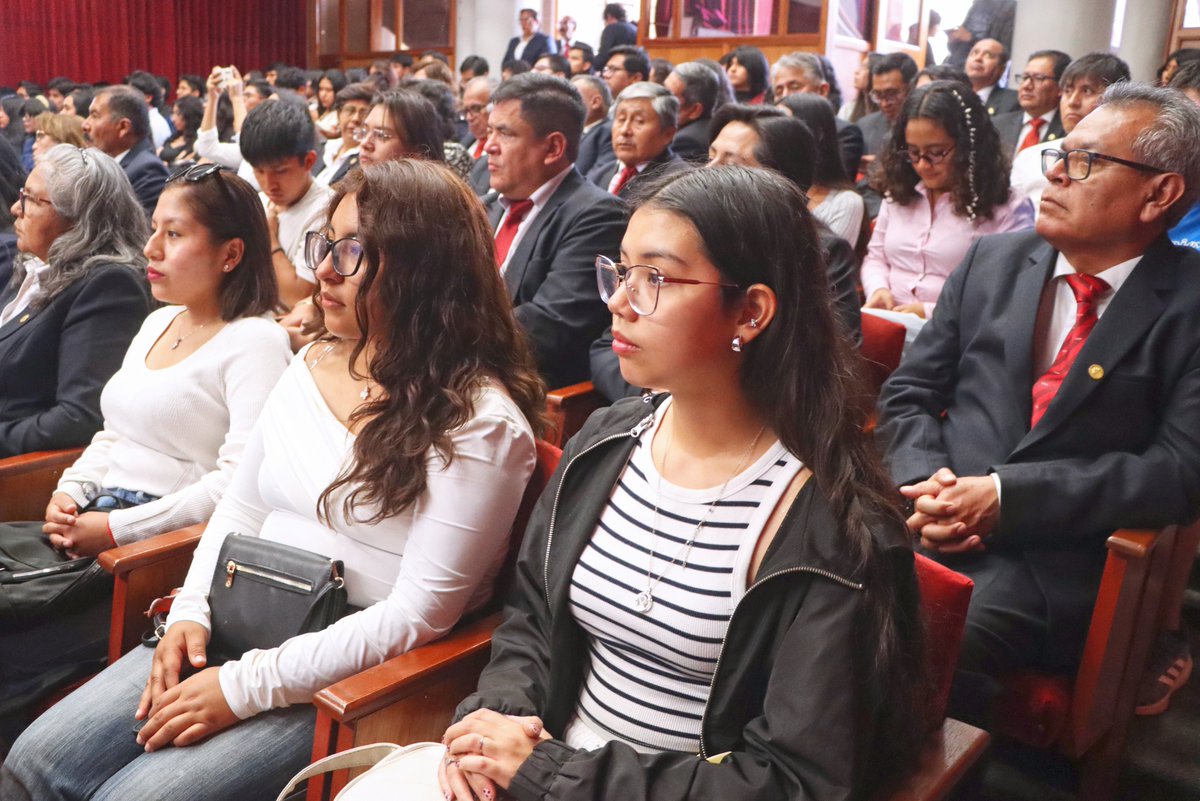 UNSA_Oficial's tweet image. 📣 La Facultad de Ciencias Biológicas de la #UNSA celebró 12 años de excelencia académica y proyección social. La decana, Dra. Jesús Felicitas Juliano Ramos, presentó un balance de gestión destacando los grandes logros alcanzados.

👉 acortar.link/RsX6go