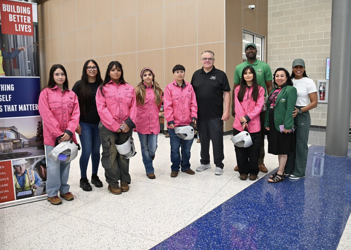 FRIENDStxps's tweet image. 165 young women from across Texas came together in @AliefISD to compete in an ALL-GIRL welding competition. Over $31,000 in scholarships and thousands more in prizes were awarded!

It’s inspiring to see how #CTE programs are shaping the future of #Texas.
