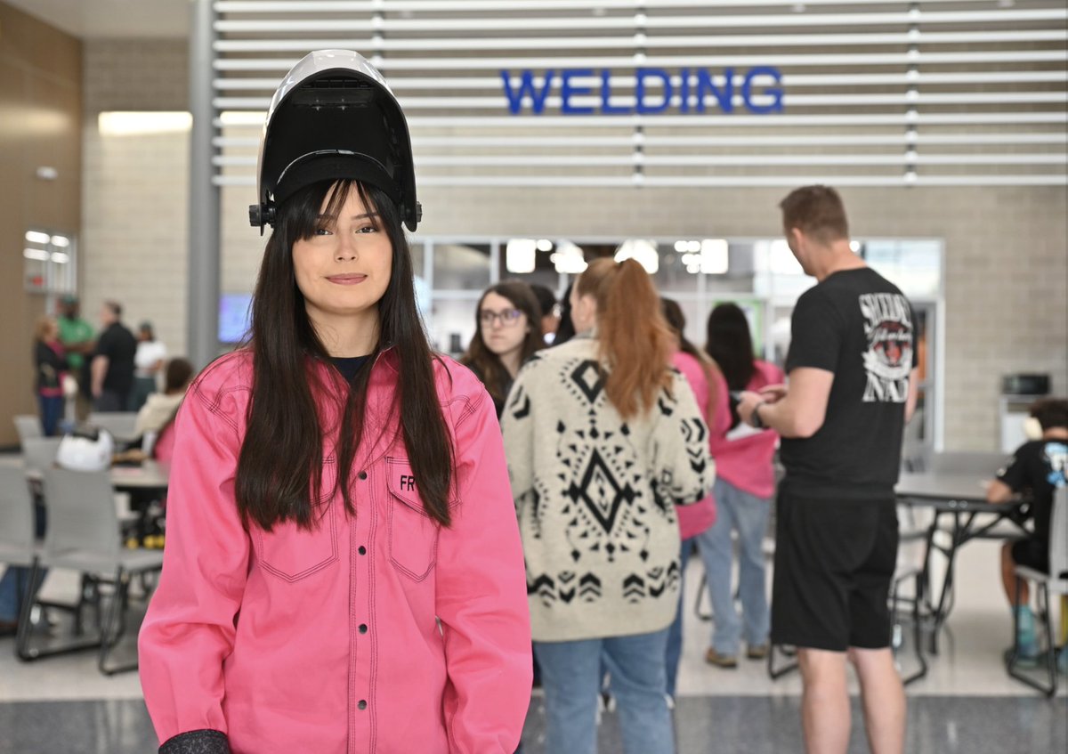FRIENDStxps's tweet image. 165 young women from across Texas came together in @AliefISD to compete in an ALL-GIRL welding competition. Over $31,000 in scholarships and thousands more in prizes were awarded!

It’s inspiring to see how #CTE programs are shaping the future of #Texas.