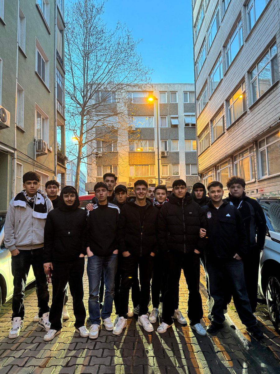 Liseli Beşiktaşlılar tweet media