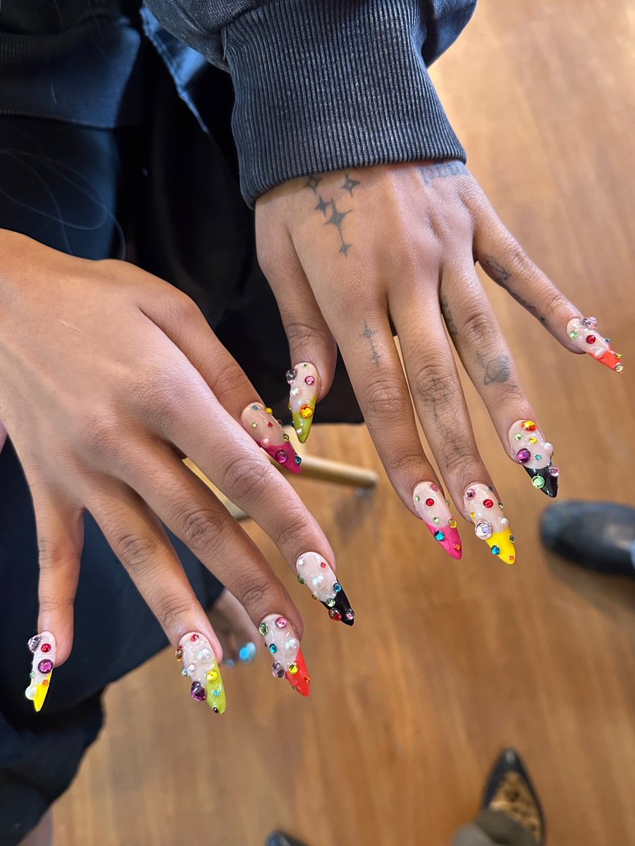 larathinker's tweet image. naominailsnyc instagram update with lara 

#KATSEYE #LARA