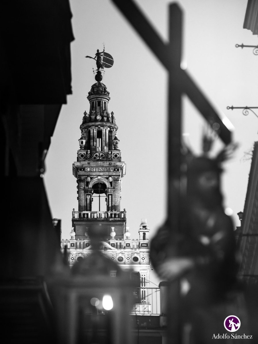 🟣SEVILLA: Galería de imágenes de la <a href="/HdadCorona/">Hdad Corona</a> el pasado Viernes de Dolores 
📸: <a href="/ASanchezM90/">Adolfo Sánchez</a> 
#ElPenitente26 #tdscofrade #sevilla #viernesdedolores2026 #hdaddelacorona