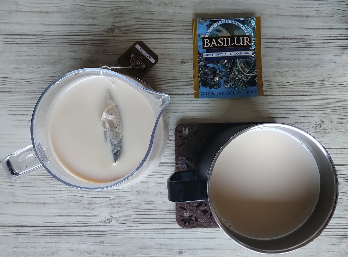 tea_camp_yt's tweet photo. 朝紅茶。
BASILUR FROSTY AFTERNOON。
ミルクで嗜む。

#木漏れ日のお茶会
#茶好連
#BASILUR
#FrostyAfternoon
#紅茶を嗜む https://t.co/rJ9e9zjgSF