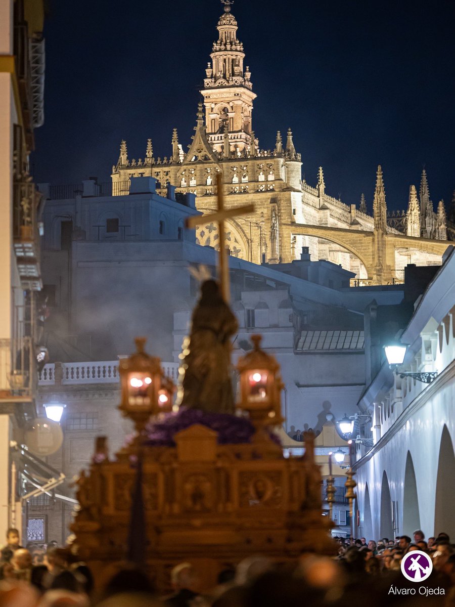 🟣SEVILLA: Imagen de la <a href="/HdadCorona/">Hdad Corona</a> el pasado Viernes de Dolores 
📸: <a href="/alvaroo_fotos/">Álvaro Ojeda</a> 
#ElPenitente26 #tdscofrade #sevilla #viernesdedolores2026 #hdaddelacorona