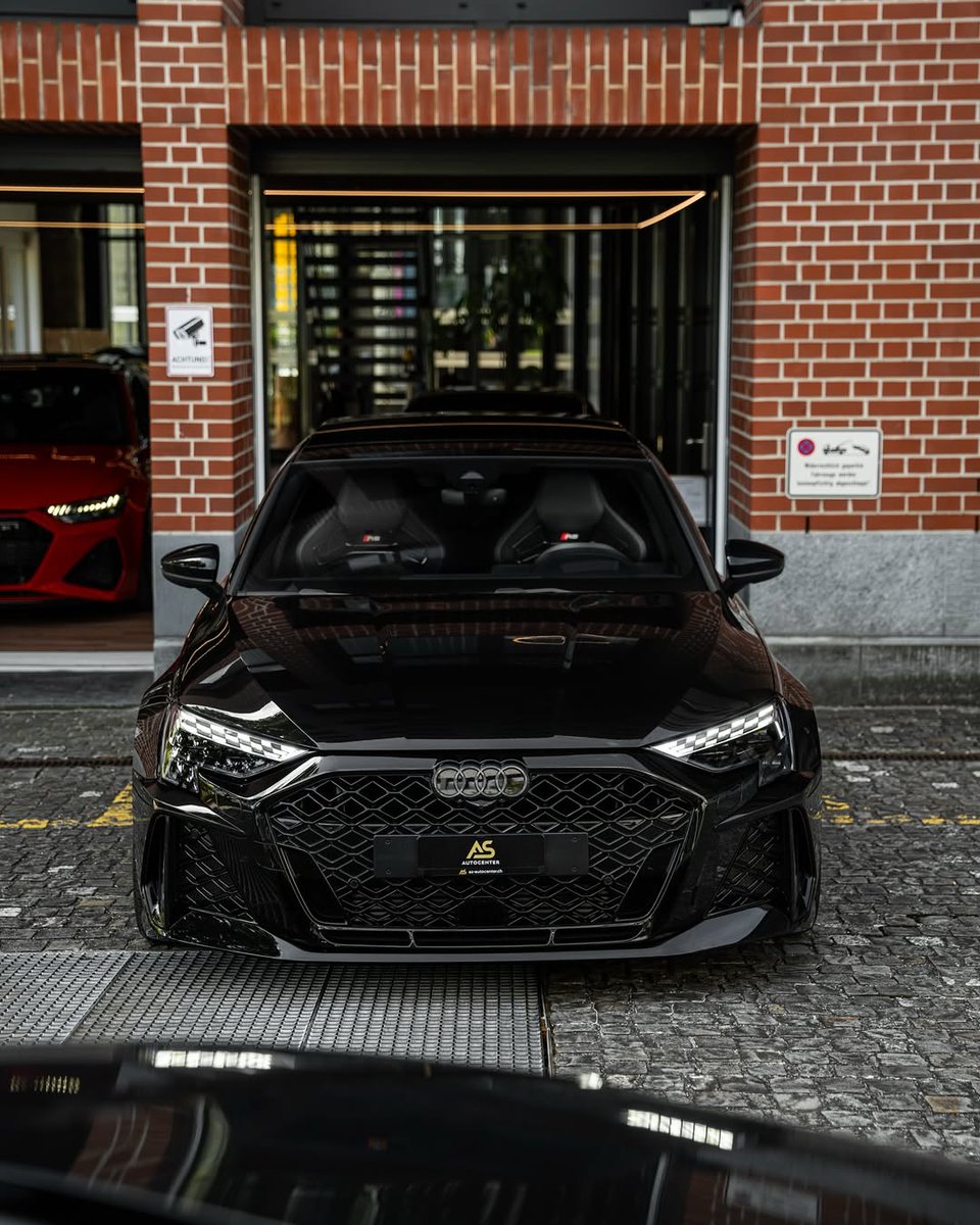 nocarcontext's tweet photo. AUDI RS3 🖤🖤 https://t.co/TuTjYe4yJD