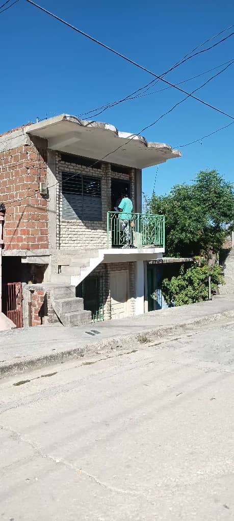 La búsqueda intensiva de casos sintomáticos respiratorios, constituye la piedra angular del programa de control y erradicación de la Tb y en ese marcó nuestros EBS se hacen presente en el Consejo Veguita de Galo.
<a href="/suniel_johnson/">Suniel_Johnson</a> 
<a href="/direccion_cuba/">DG de Salud Municipio Santiago de Cuba.</a> 
<a href="/OKindelan44925/">Osmel Kindelan</a> 
<a href="/DPS_Santiago/">Dirección General Salud Pública Santiago de Cuba</a>
