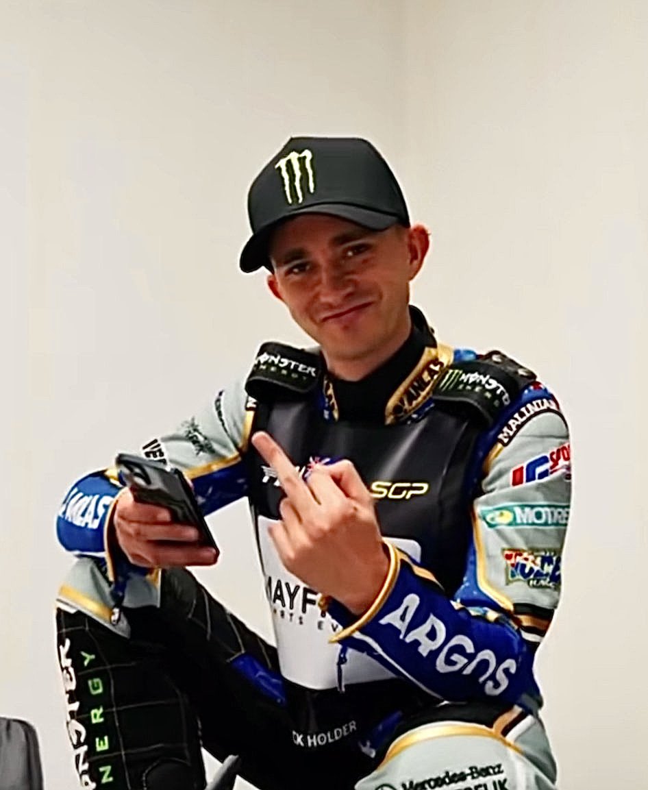 ADIson Becker tweet media