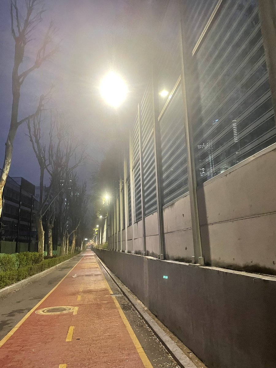 dmadream's tweet photo. 동 트기 전. 바다보러 가는 길. 새벽공기 포근하네요…. https://t.co/3Jdj6rJzzh
