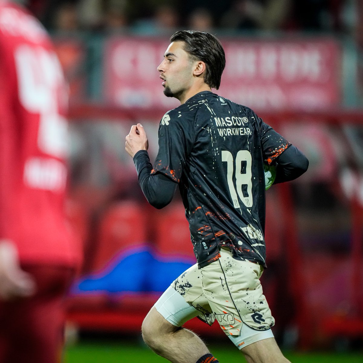 fcvolendam's tweet photo. π΄βͺ β β«βͺ
π€ Welkom terug, Nordin!
πͺ En nu fit blijven!
#TWEVOL | #WΓͺiBinneVΓ²lledam https://t.co/pQNygjGRMd