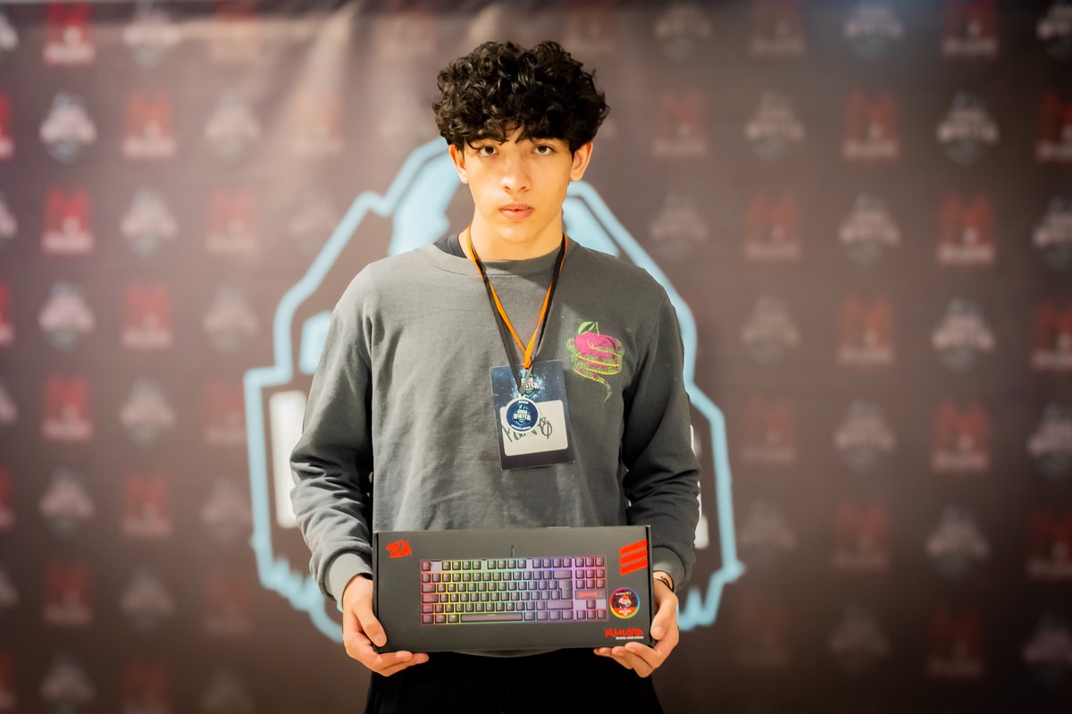 ValquiriaGames's tweet photo. 🏆🔥 ¡Felicitaciones a los ganadores de los Side Events! 🔥🏆

🥇 Morato BT3 — Campeón de Budokai Tenkaichi 3
🥇 ShingokicK — Campeón de SF3, KOF ‘98 y Super Turbo
🥇 4PLGENS | Paolo Reist — Campeón de UMK3
🥇 KZ | Chocolate2383 — Campeón de Mortal Kombat 9

🙏 Gracias a @RedragonLA  por patrocinar los side events con sus perifericos y ser parte de #DarkWinter2026
El apoyo hace crecer la escena 💥