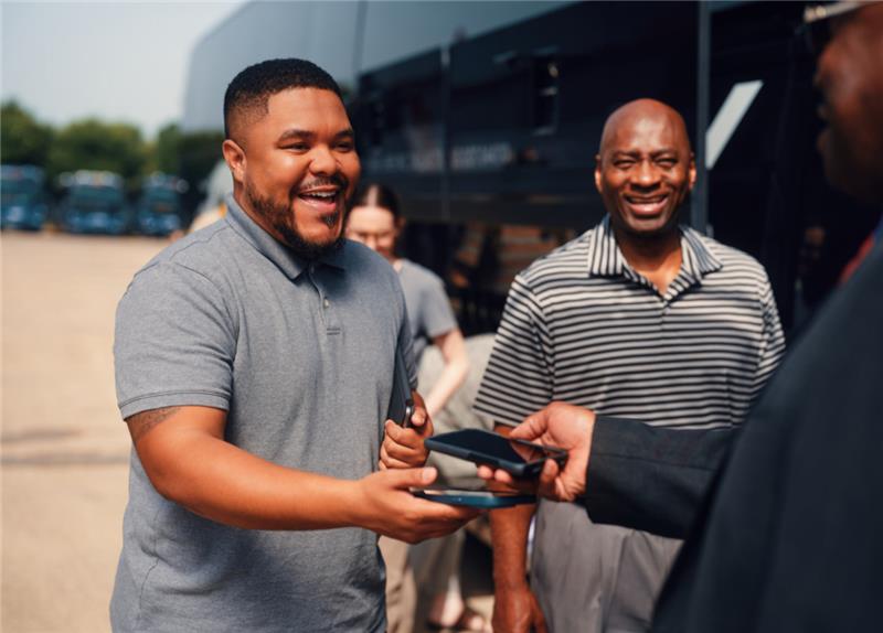 Greyhound Bus tweet media