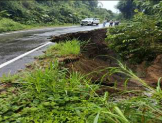 COENPeru's tweet image. Madre de Dios: esta madrugada se registraron #LluviasIntensas que causaron daños a infraestructura de transporte y servicios básicos en el C.P. Salvación, distrito y provincia Manu. Municipalidad distrital realiza la #EDAN y coordina las acciones de respuesta para la atención de