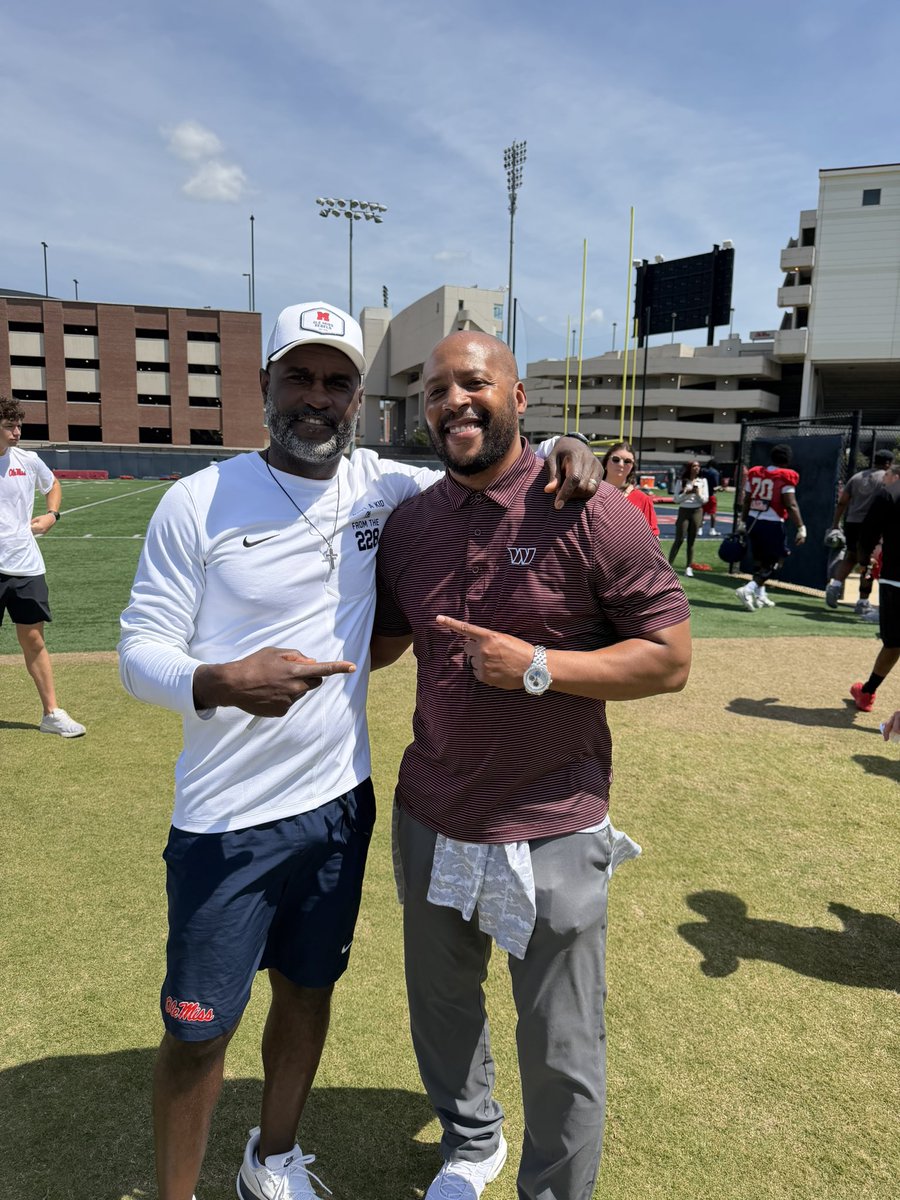 reggiehoward's tweet image. It was great catching up with my guy @Coach_MWoodson in the Sip‼️ Appreciate the hospitality from the entire @OleMissFB coaching and support staff‼️ 😁🖤🤝 #coach #life