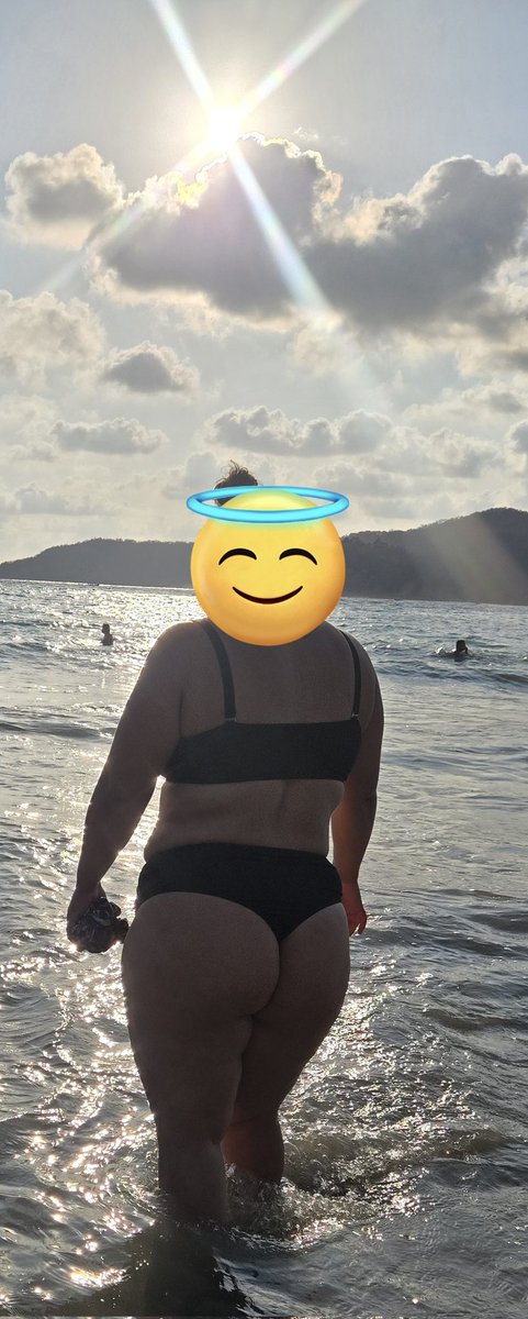 KarlayRay's tweet photo. Saquen plan..... jeje excelente tarde.... asi andaba en la playita https://t.co/IYOQZwILHu