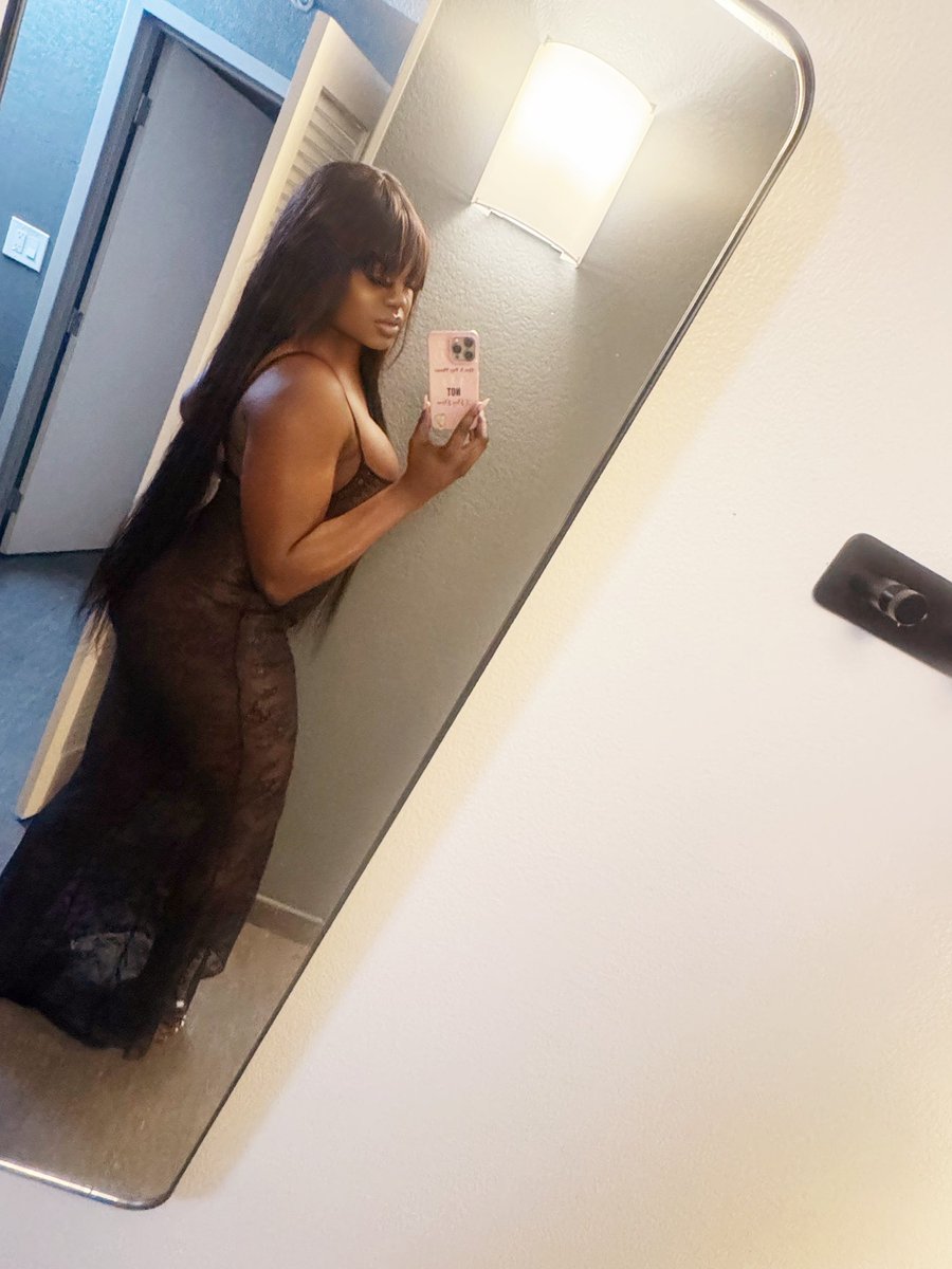 DreamMonroe2's tweet photo. if ya girl don’t get it poppin put Dream on ya wishlist 🖤 https://t.co/Fa6vo4H4FB