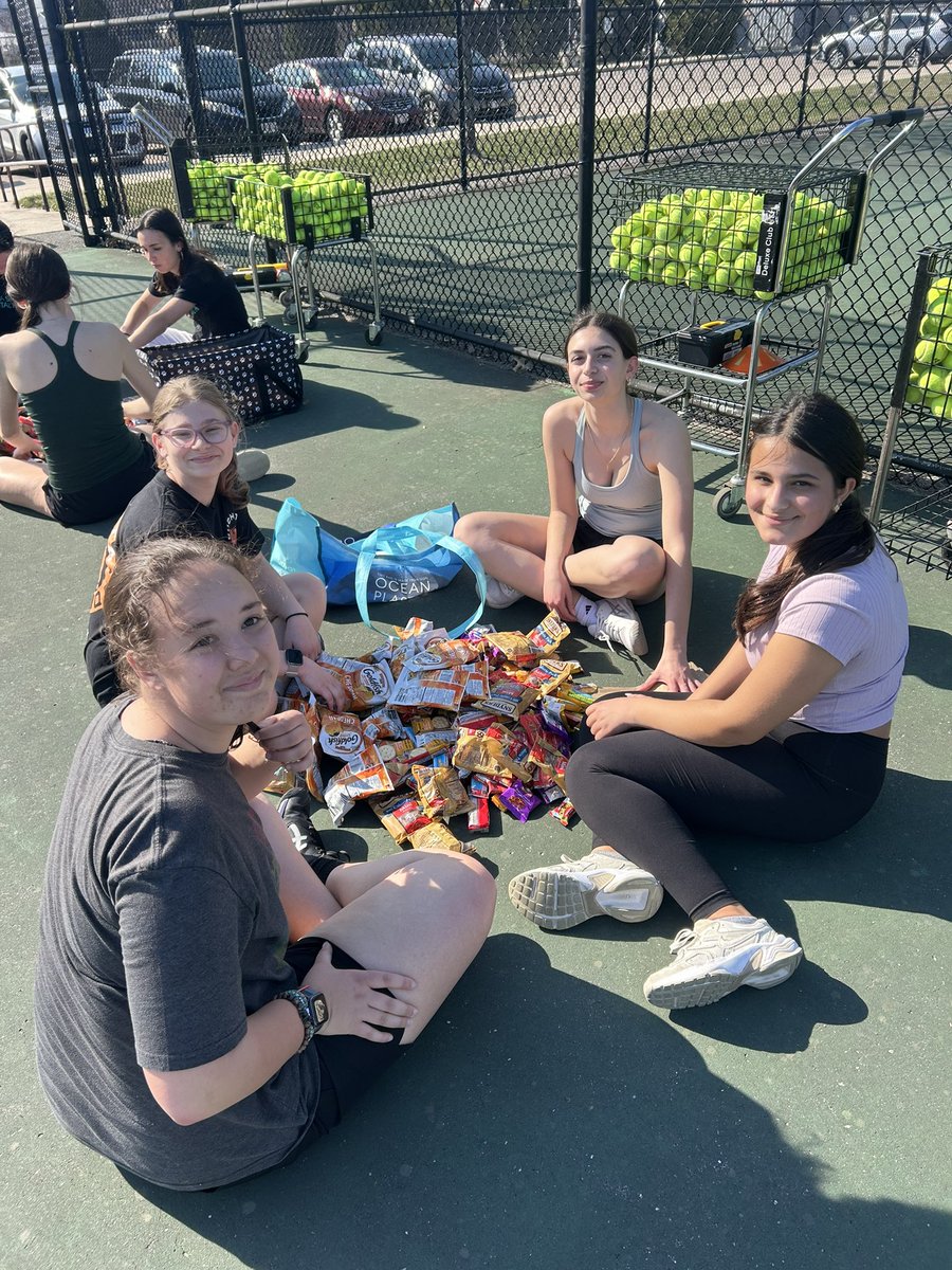 Beverly High Tennis (Girls Varsity) tweet media