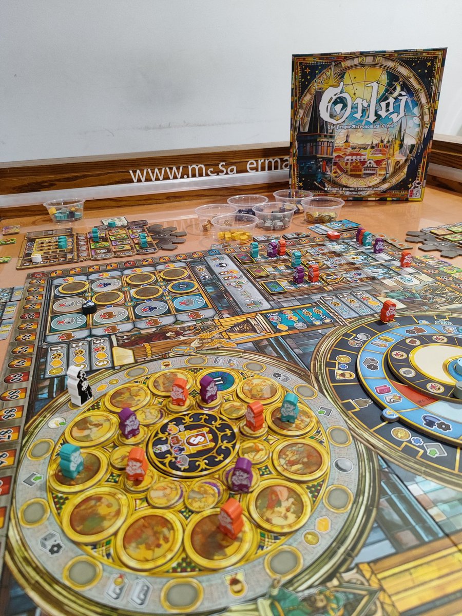 jappyjuegos's tweet image. Orloj, muy buen euro.

#juegosdemesa #juegosdetablero #bgg #boardgames #partidas #orloj #praga