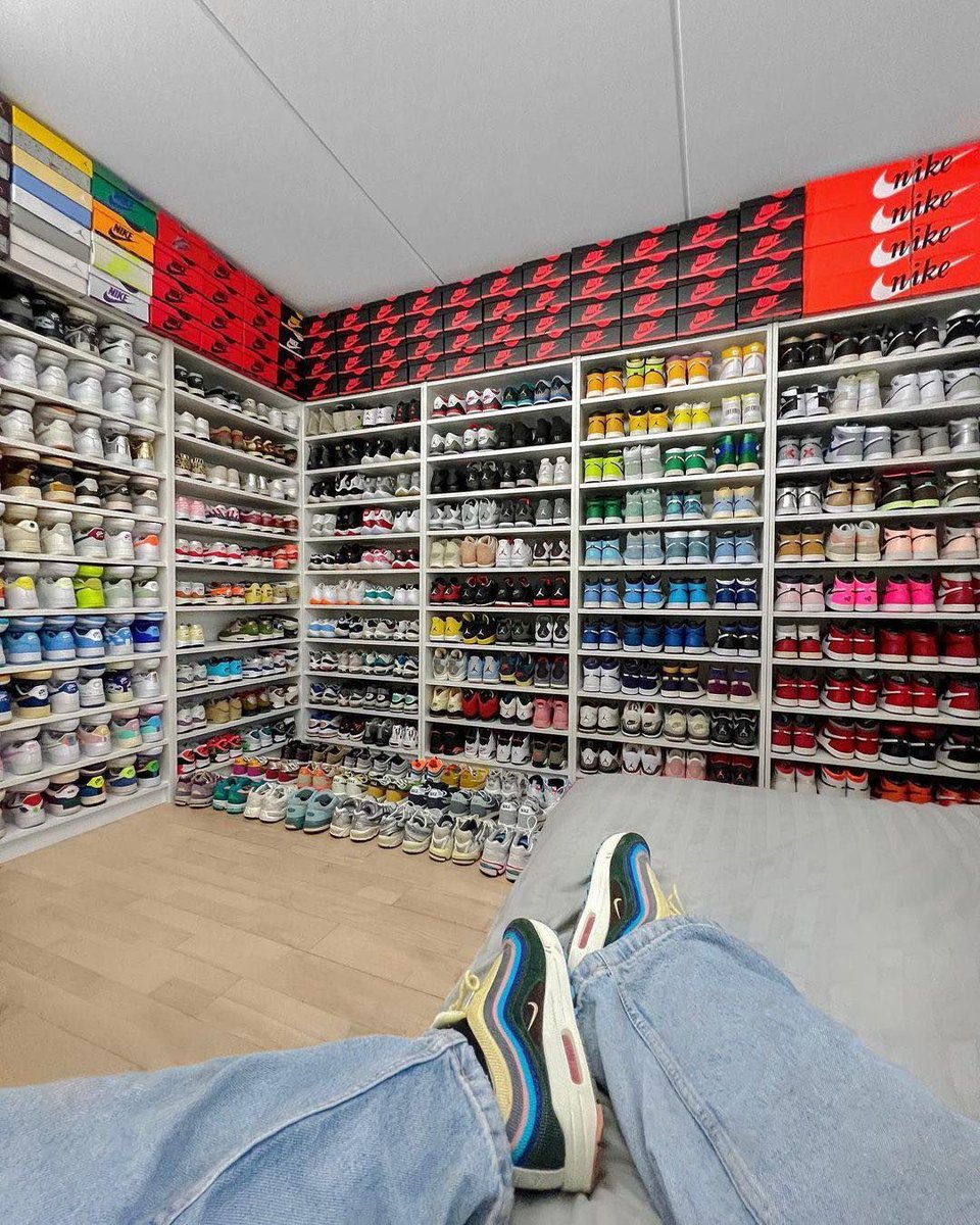 JustFreshKicks tweet media