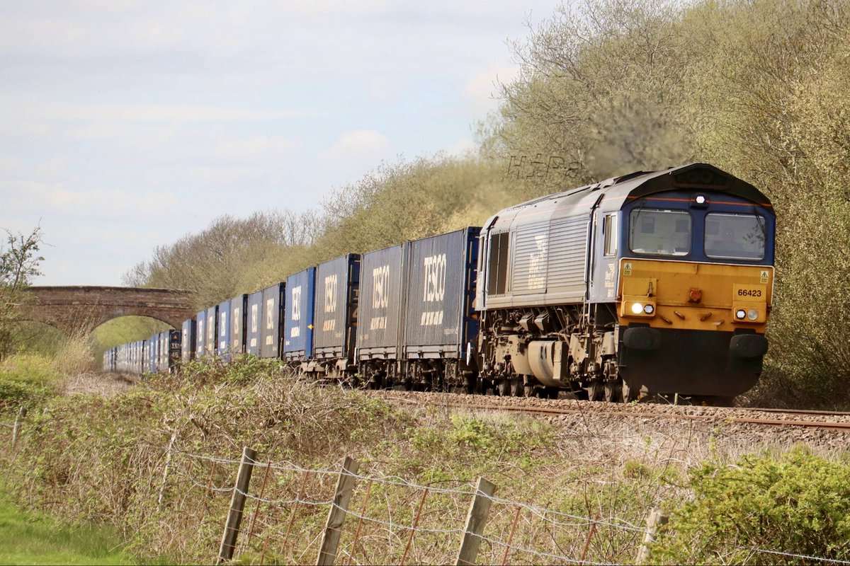 HiPa125's tweet image. Direct Rail Services #Class66 66423 hauling #TescoExpress, 4E49 1129 Daventry International Rail Freight Terminal &amp;gt; Doncaster  Inland Port, through Barrow-on-Trent #CastleDoningtonLine