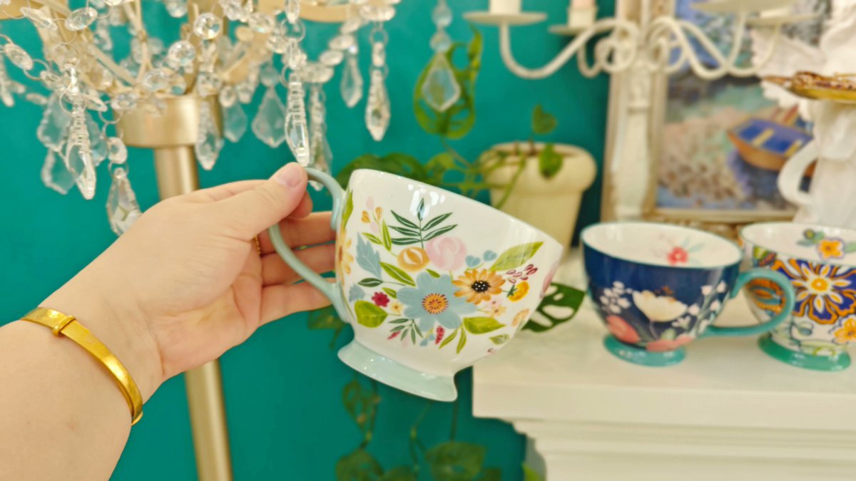 Ekene48678286's tweet image. Turn a thrifted mug + old fabric scraps into a cozy cozy mug sleeve!  Cut, glue, stitch (or no-sew with fabric glue!)—done in 10 mins. Perfect for sipping in style. Tag me if you try it! #DIYCraft #MugSleeveMagic
