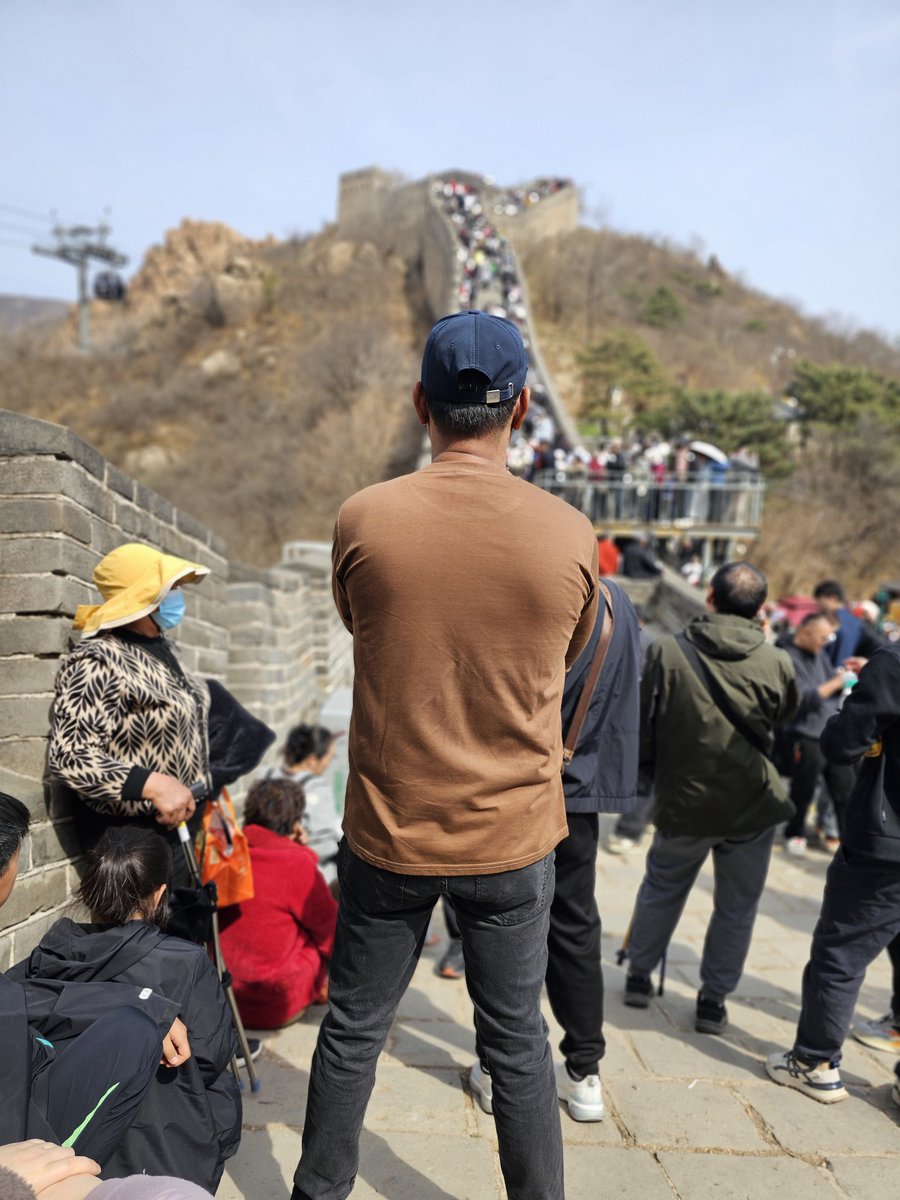 FaiziJee98's tweet image. کچھ بھی نہیں ہے، آگے تمہارے۔۔
اس گانے کا اصل مطلب چائنہ پہنچ کر سمجھ آیا مجھے۔۔😋
#NewProfilePicture
#DisneyLand
#GreatWallOfChina