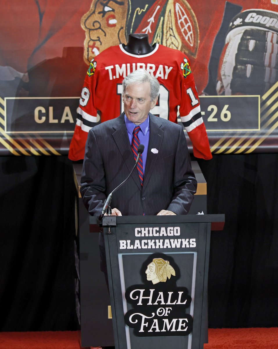 NHLBlackhawks's tweet photo. Pat Foley's here to get things started 🔔 https://t.co/qi2nhqiCwx